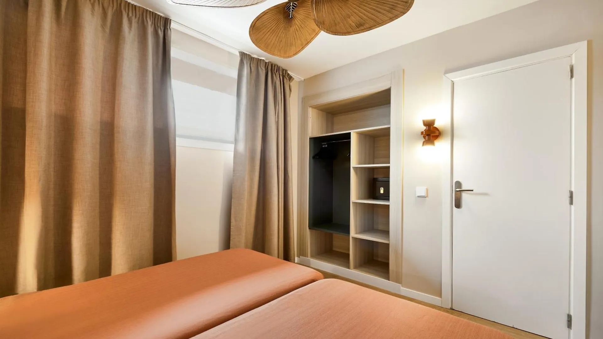 Tent Mojito Suites 마갈루프 3*,